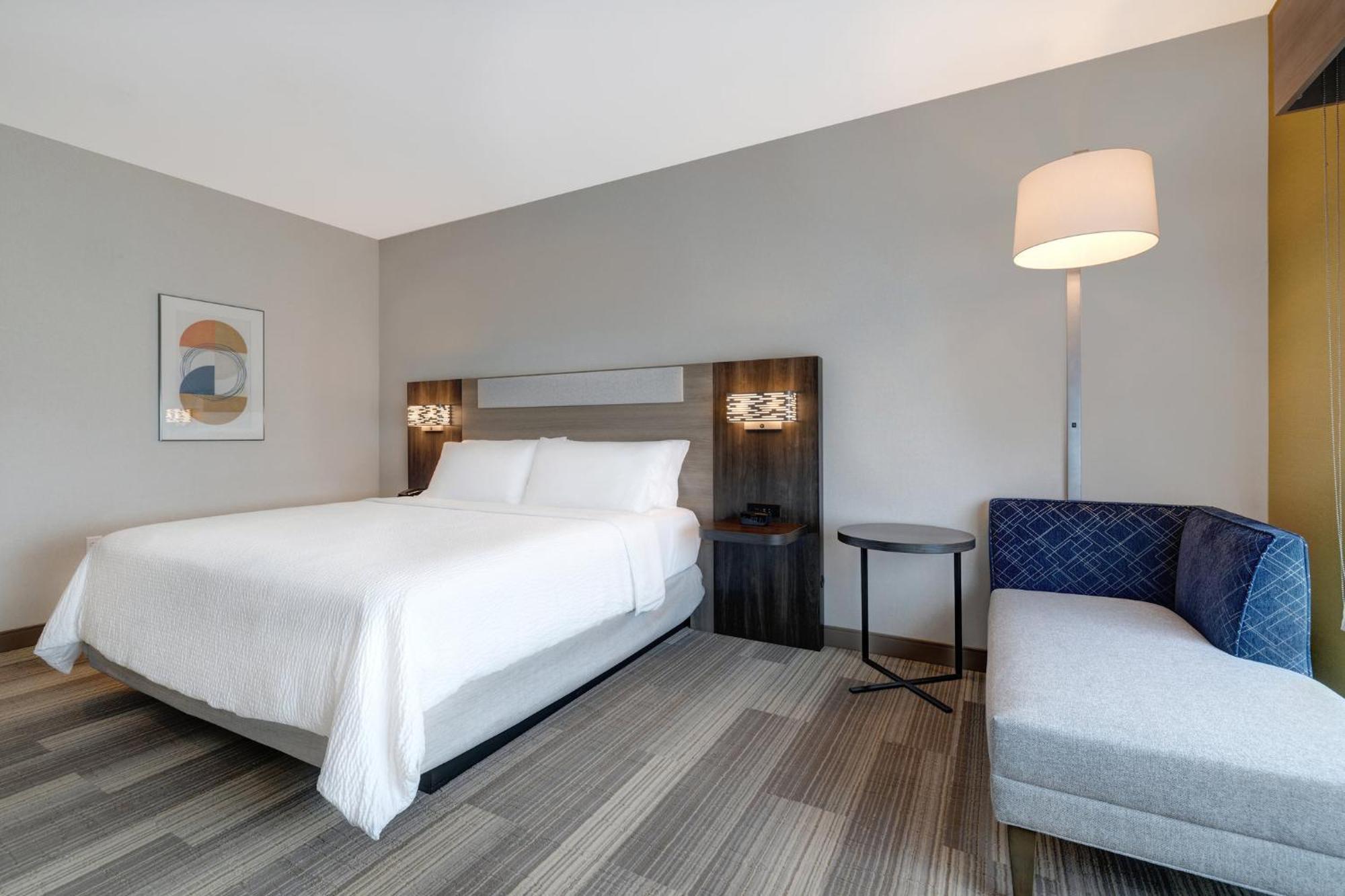 Holiday Inn Express & Suites - Glendale Downtown Eksteriør billede